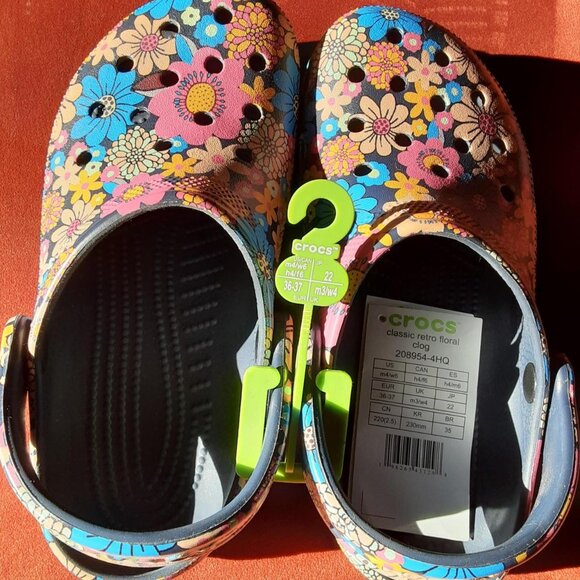 Women's Crocs Classic Retro Floral Clogs - Picture 2 of 4